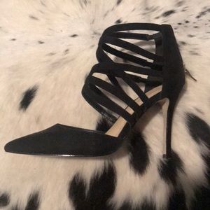 Amazing black pumps! MOVING SALE!